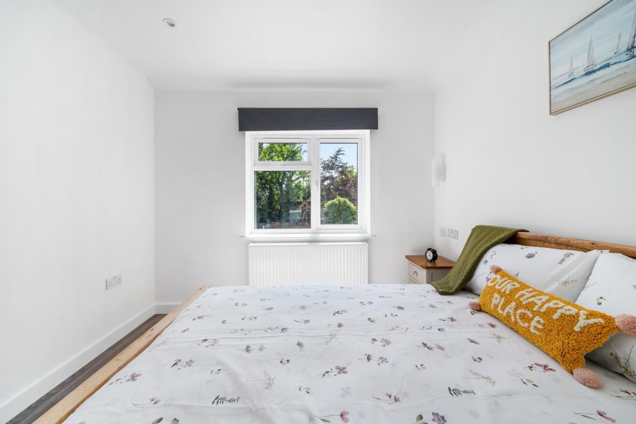 Newly Refurbished 2 Bed Flat Mill Hill Exterior foto